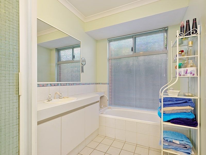 9 Invercauld Ave, Bibra Lake WA 6163