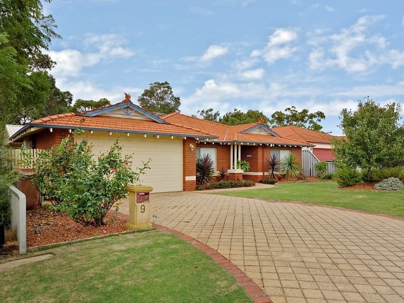 9 Invercauld Ave, Bibra Lake WA 6163
