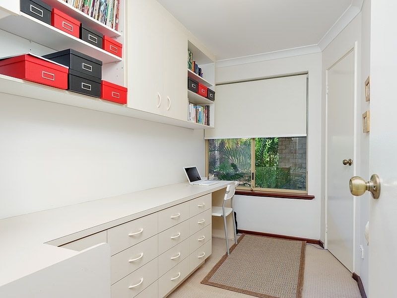 12 Heston Close, Leeming WA 6149