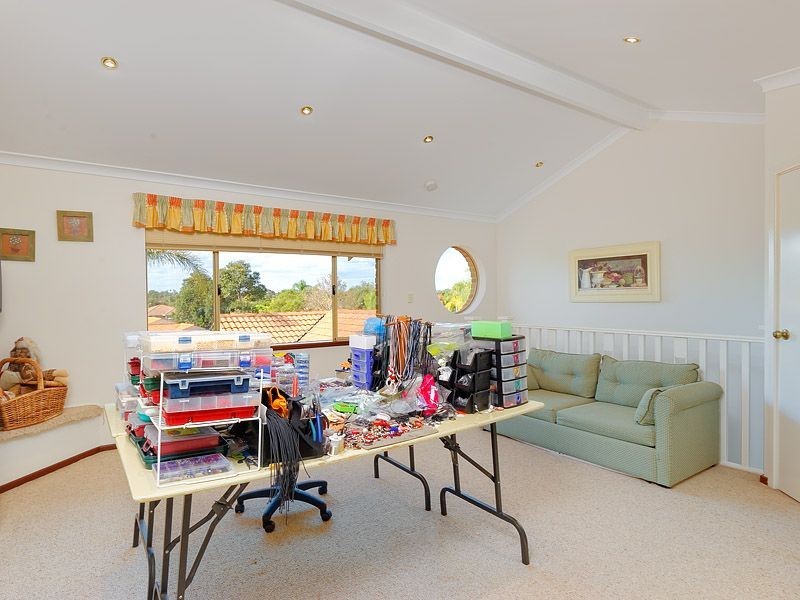 12 Heston Close, Leeming WA 6149