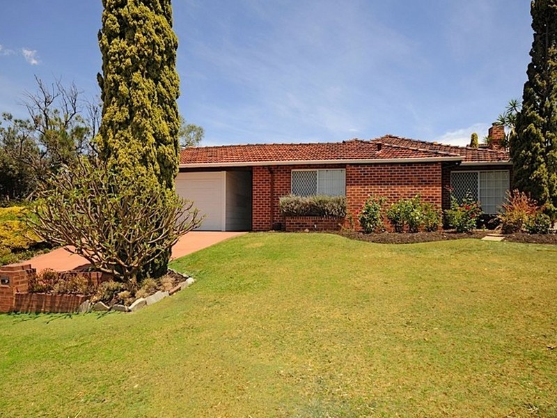 36 McGuinness Drive, Leeming WA 6149