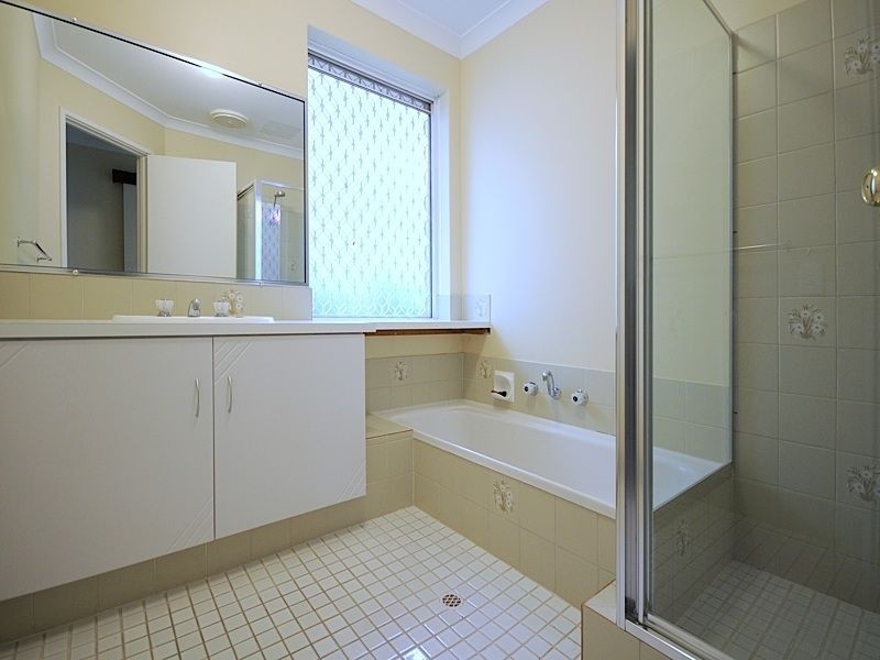 36 McGuinness Drive, Leeming WA 6149