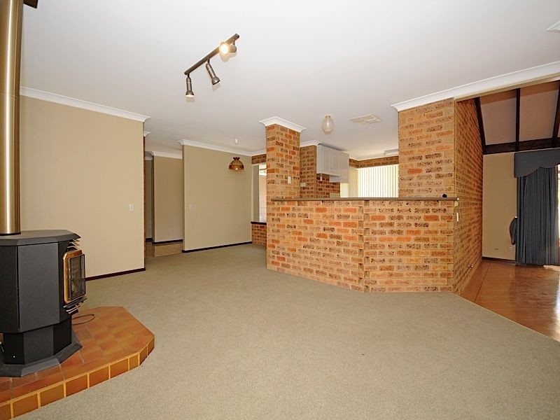 36 McGuinness Drive, Leeming WA 6149