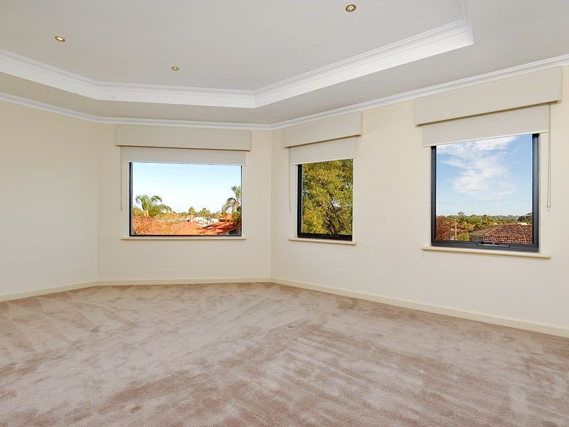 171B Riseley Street, Booragoon WA 6154