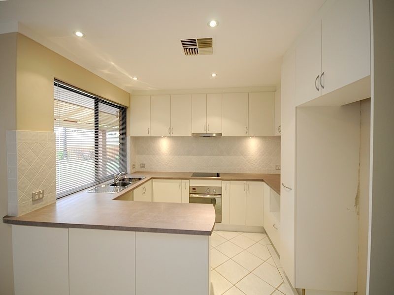 22 Hartfield Crescent, Leeming WA 6149