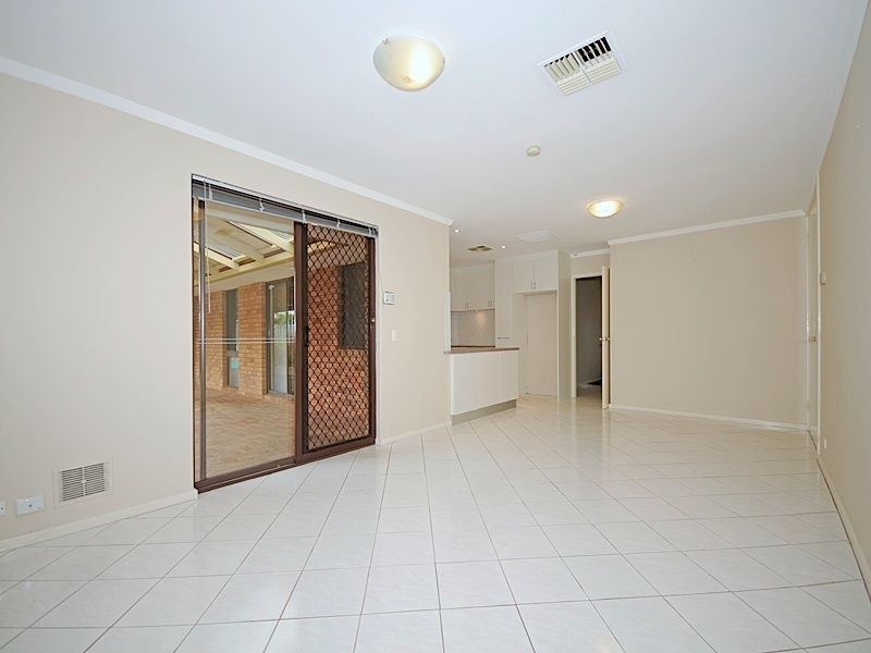 22 Hartfield Crescent, Leeming WA 6149