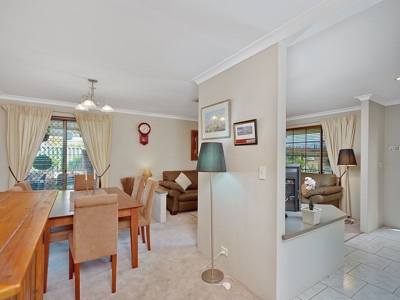 15 Greenlea Rise, Leeming WA 6149