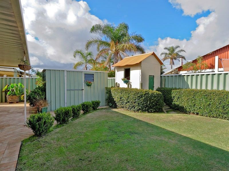15 Greenlea Rise, Leeming WA 6149