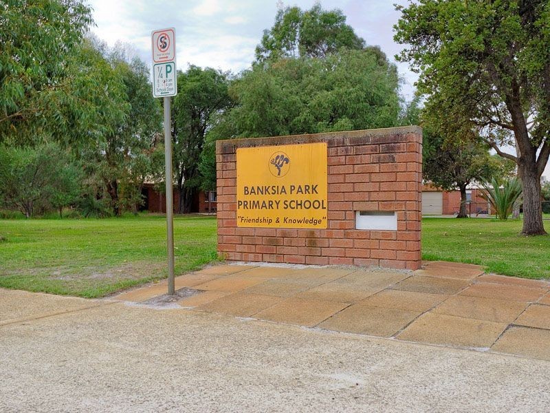 3 Olsen Court, Leeming WA 6149