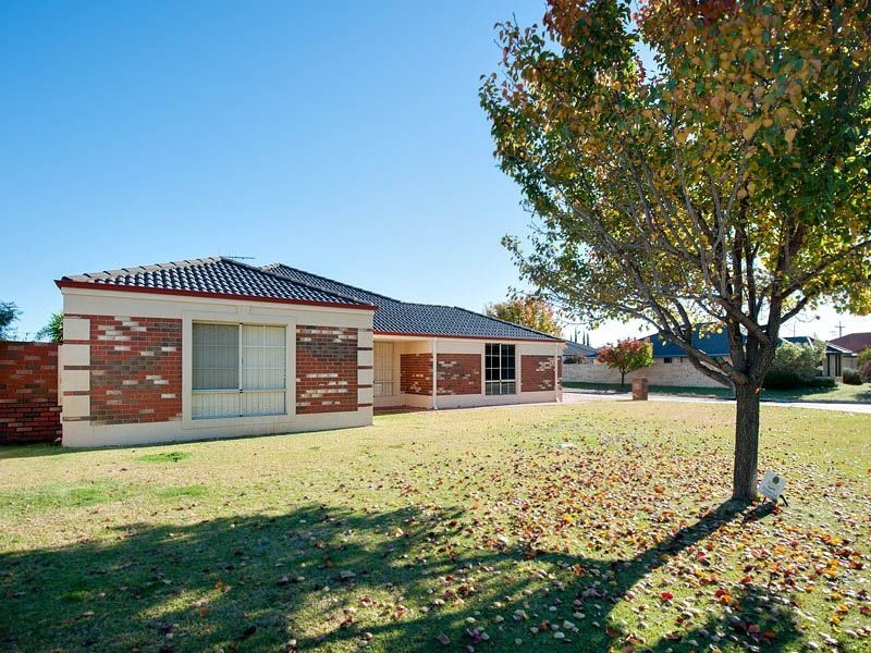 75 Campbell Road, Canning Vale WA 6155