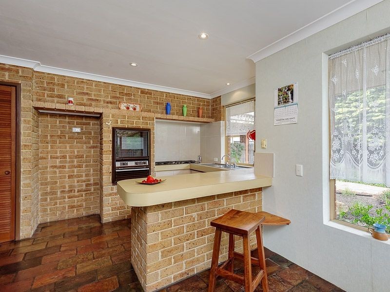 6 Eagar Corner, Leeming WA 6149