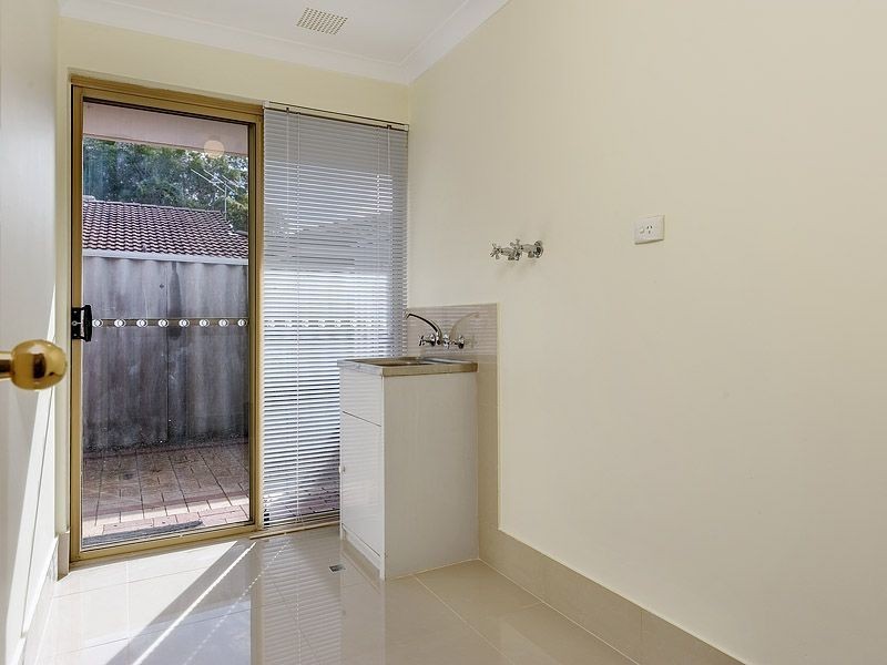 6 Eagar Corner, Leeming WA 6149