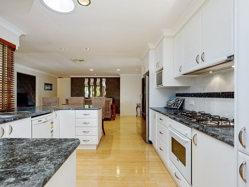 2 Dain Court, Leeming WA 6149