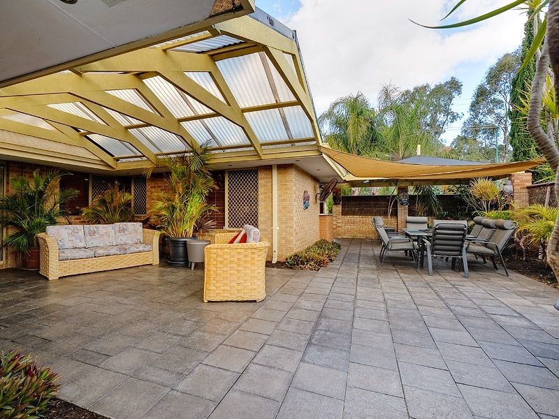 2 Dain Court, Leeming WA 6149