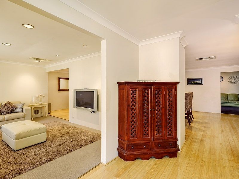 2 Dain Court, Leeming WA 6149