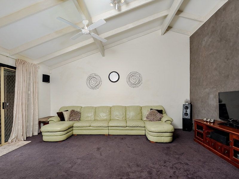 2 Dain Court, Leeming WA 6149