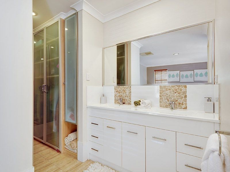 2 Dain Court, Leeming WA 6149