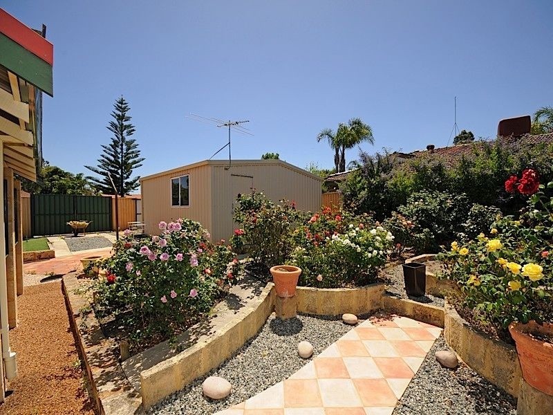 25 Hartfield Crescent, Leeming WA 6149