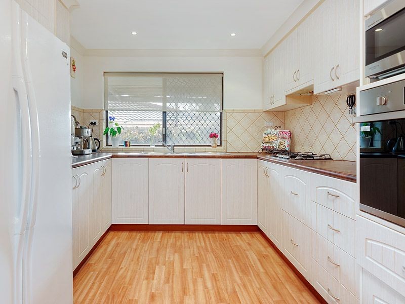 16 Krugger Place, Leeming WA 6149