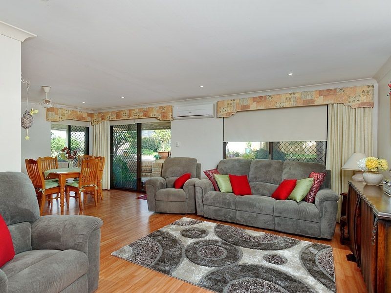 16 Krugger Place, Leeming WA 6149