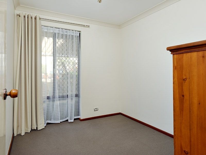 16 Krugger Place, Leeming WA 6149
