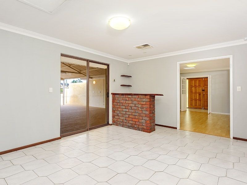 13 Sewell Court, Leeming WA 6149