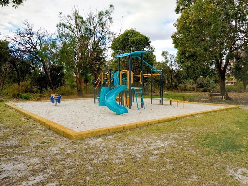 31 Westmorland Drive, Leeming WA 6149