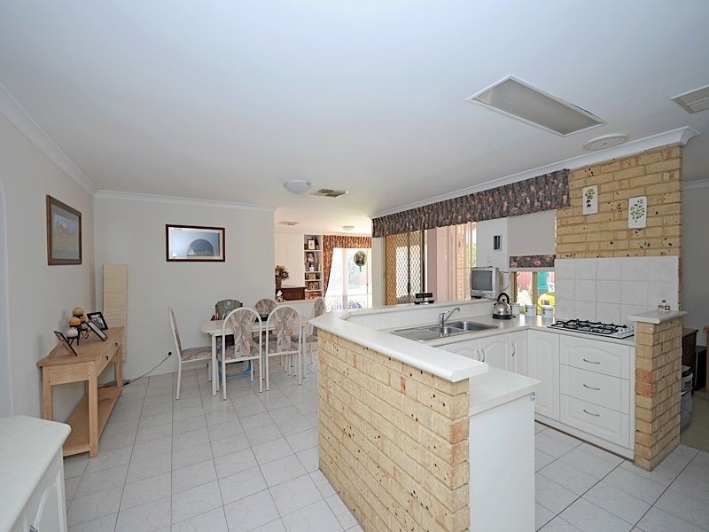 75 Casserly Drive, Leeming WA 6149