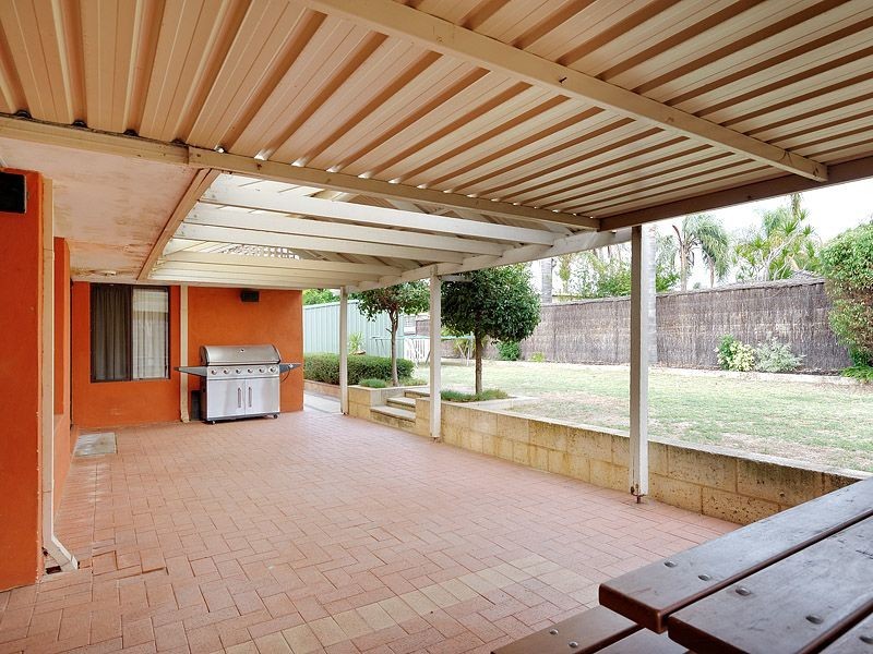 5 Barra Close, Leeming WA 6149