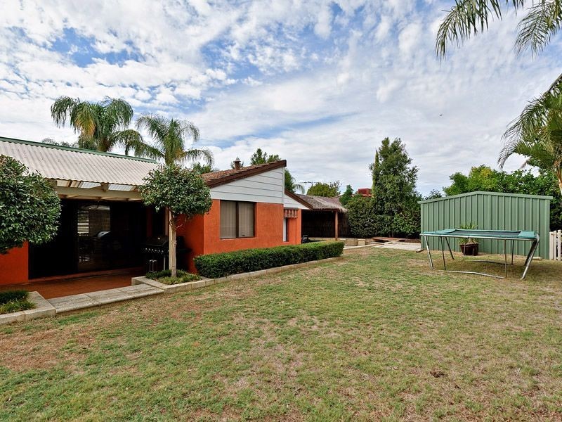 5 Barra Close, Leeming WA 6149