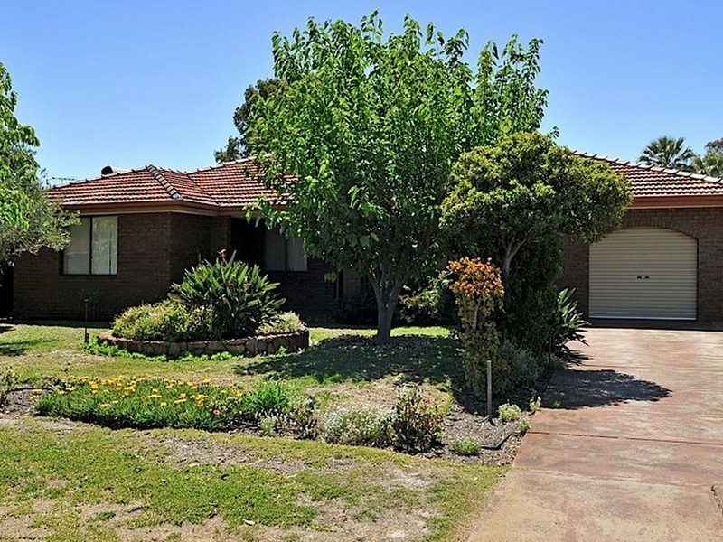 10 Findlay Road, Leeming WA 6149