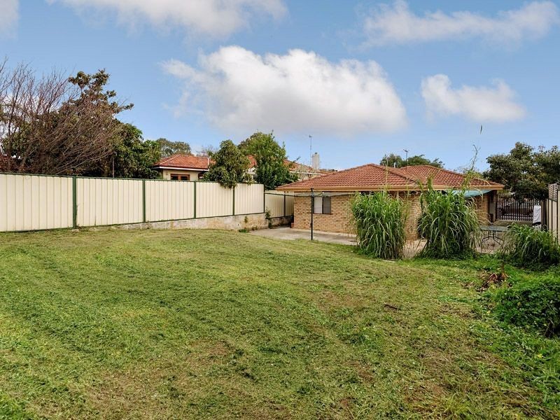 36 Fifth Ave, Beaconsfield WA 6162