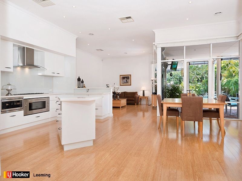 14 Carpenter Rise, Bull Creek WA 6149