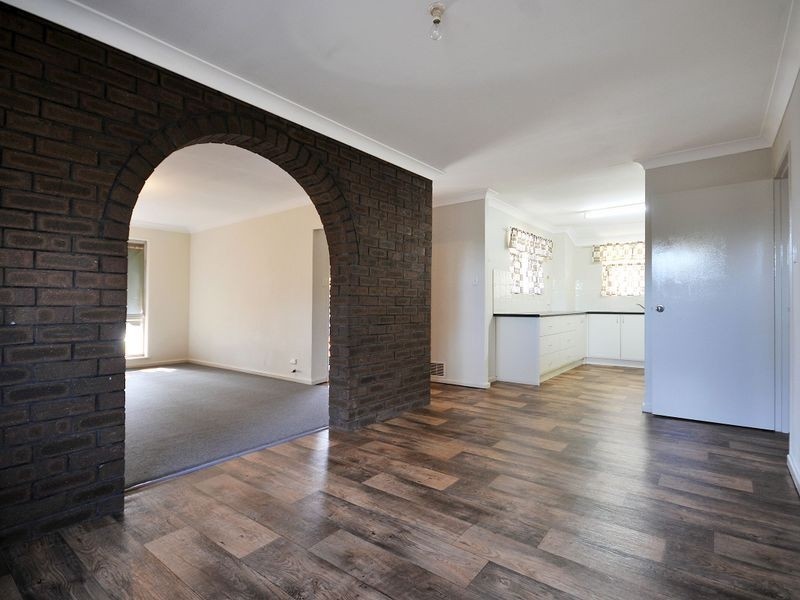 4 Hadlow Court, Leeming WA 6149