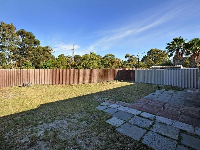 4 Hadlow Court, Leeming WA 6149