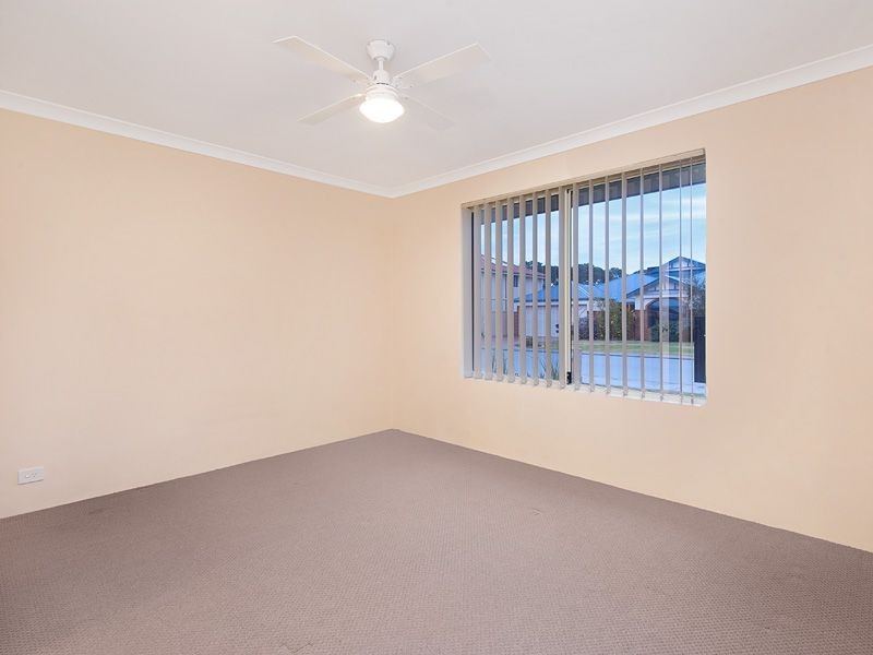 6 Serene Bend, Atwell WA 6164