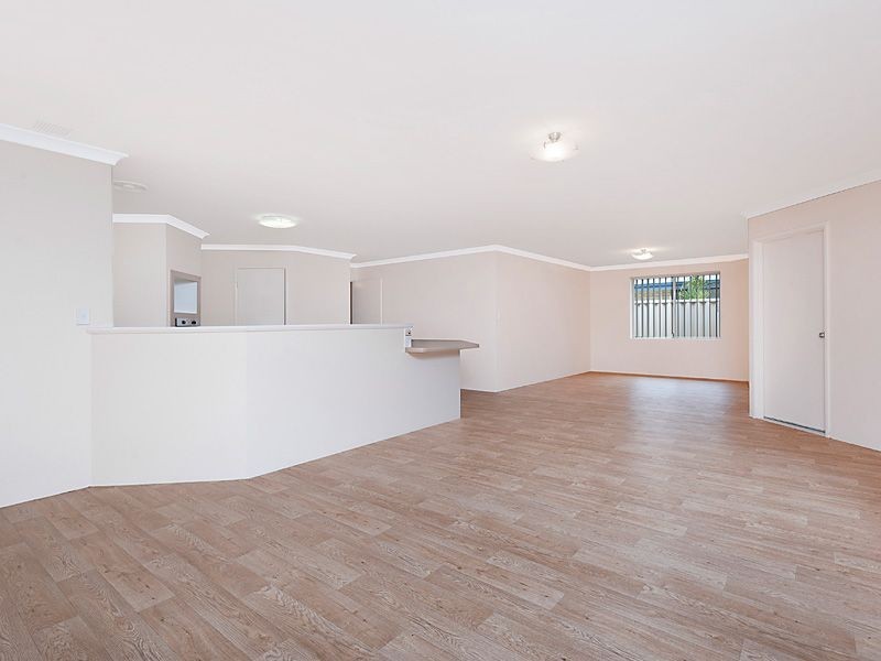 6 Serene Bend, Atwell WA 6164