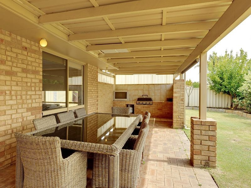 3 Wishaw Grove, Leeming WA 6149