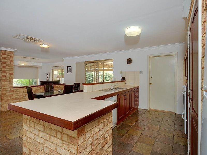 3 Wishaw Grove, Leeming WA 6149