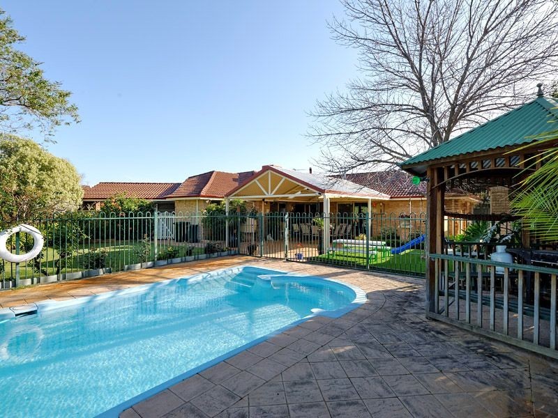 10 Ashby  Court, Leeming WA 6149