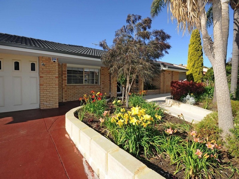 43 Casserly Drive, Leeming WA 6149
