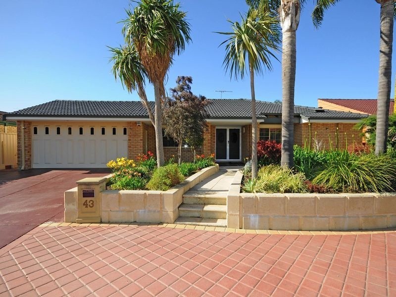 43 Casserly Drive, Leeming WA 6149