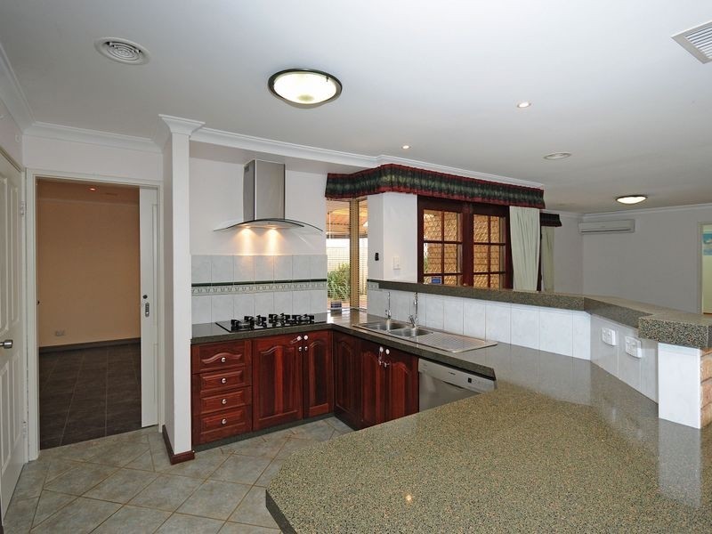 43 Casserly Drive, Leeming WA 6149