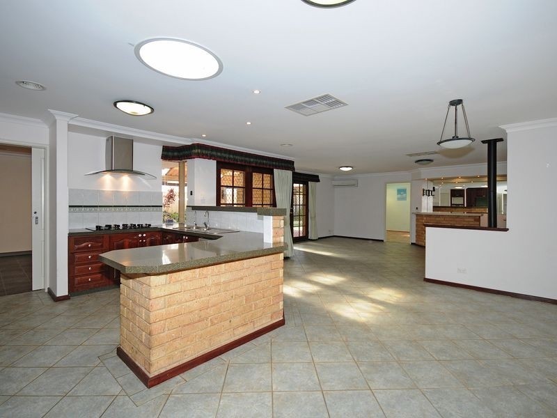 43 Casserly Drive, Leeming WA 6149