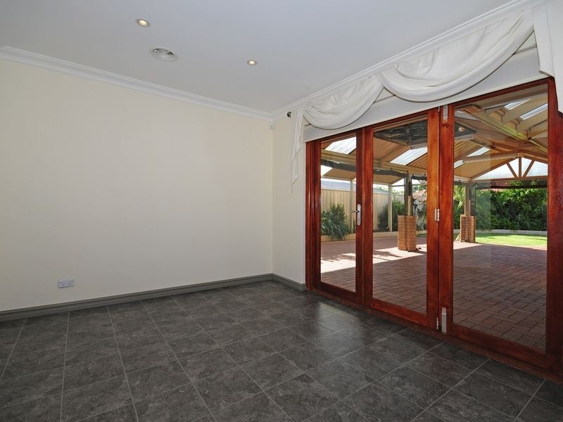 43 Casserly Drive, Leeming WA 6149