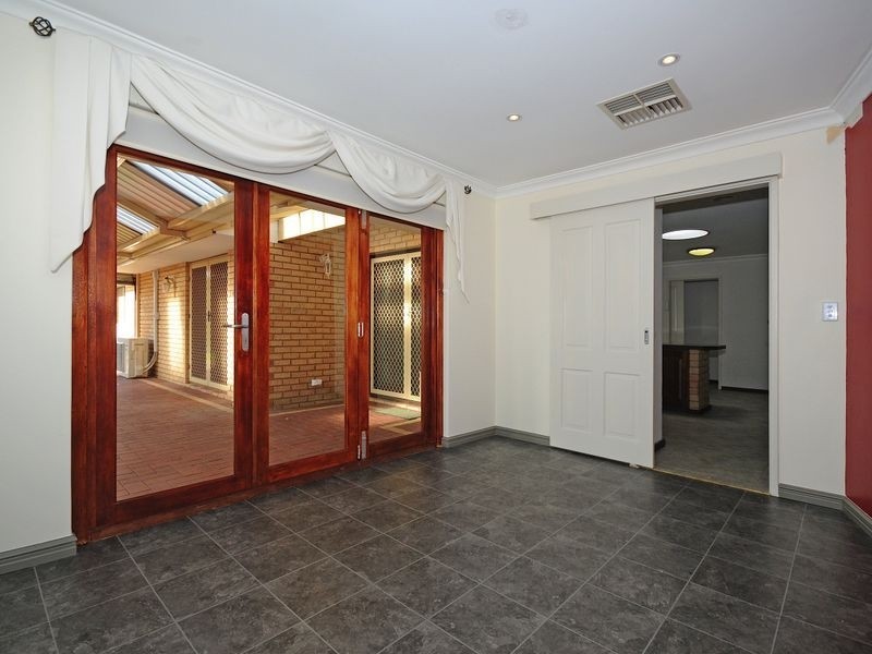 43 Casserly Drive, Leeming WA 6149