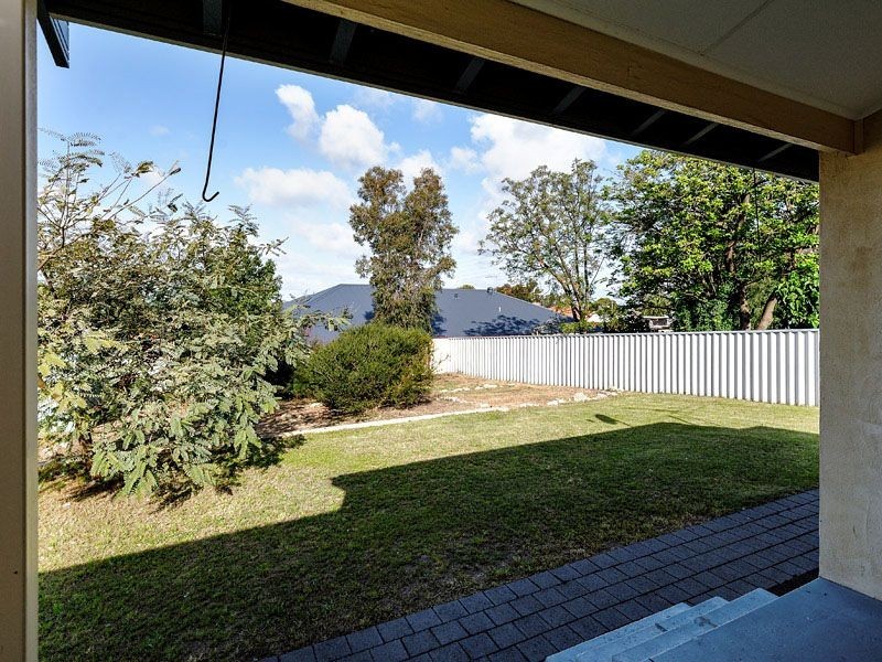 30 Leece Street, Coolbellup WA 6163