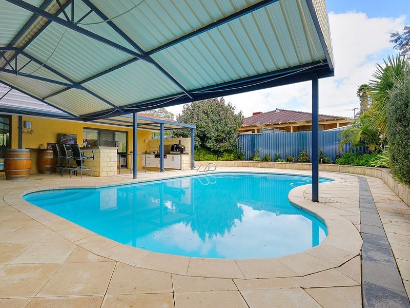 4 Cain Place, Leeming WA 6149