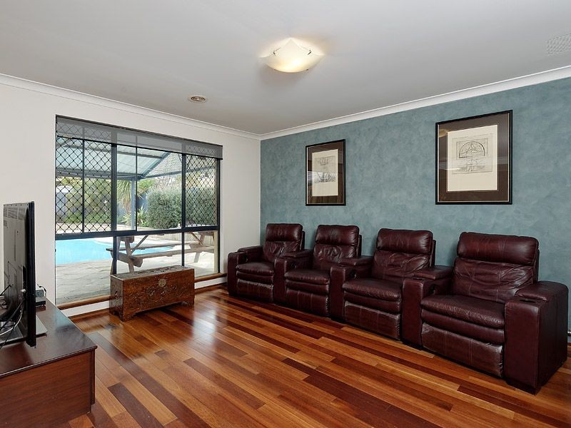 4 Cain Place, Leeming WA 6149