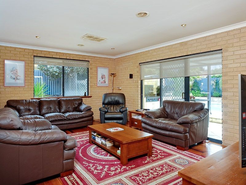 4 Cain Place, Leeming WA 6149